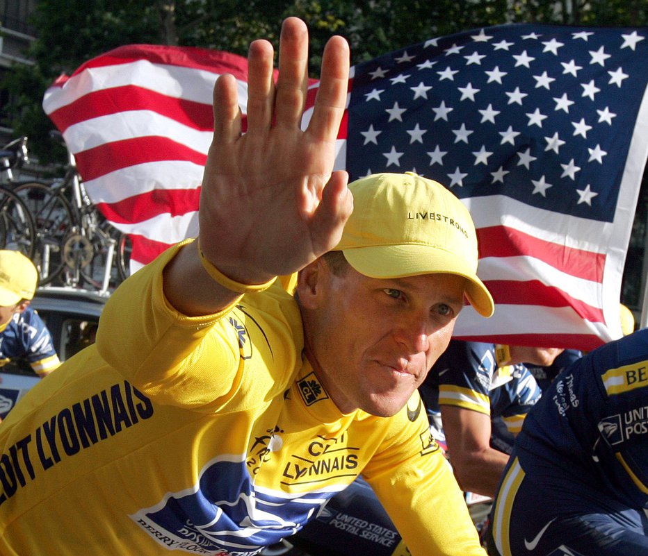 Fotografija: Lance Armstrong je s sistematičnim dopingom in ustrahovanjem vseh, ki bi bili pripravljeni spregovoriti o njem, vladal kolesarskemu svetu. FOTO: Reuters
