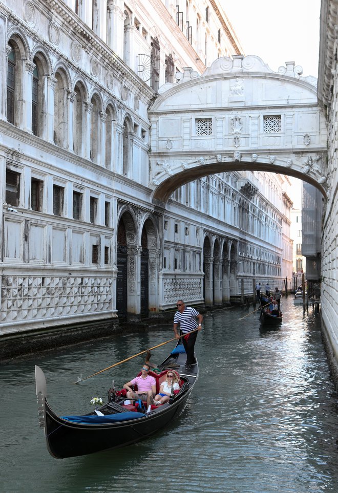 Beneške gondole se ne bodo več gnetle za prostor s superladjami. FOTO: Marko Feist