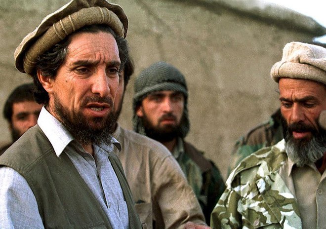 Lev Pandžšira Ahmad Šah Masud na fotografiji leta 1997 med pripravami na boj s talibani. FOTO: Emmanuel Dunand/Getty Images
