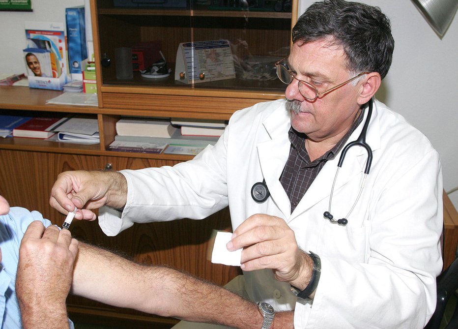 Fotografija: Šime Kopilović je leta 2000 opravil tudi specializacijo iz epidemiologije. Foto: Zdravko Primožič/FPA