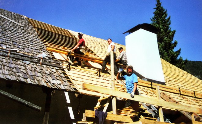 Torkar (zgoraj desno) je prekrival Liznjekovo domačijo. FOTO: Osebni Arhiv