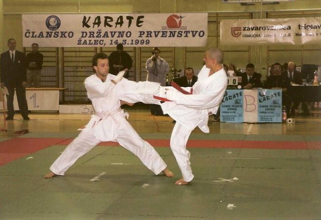 Leta 1999 je postal državni prvak v karateju, v kategoriji do 75 kilogramov.
