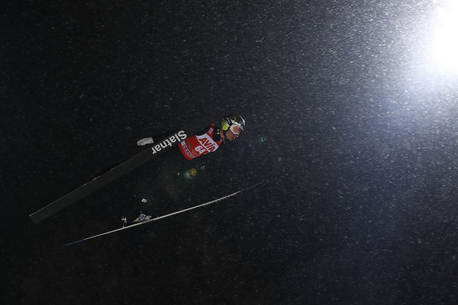 Fotografija: Anže Lanišek je bil najboljši v prvi seriji. FOTO: Maxim Shemetov, Reuters
