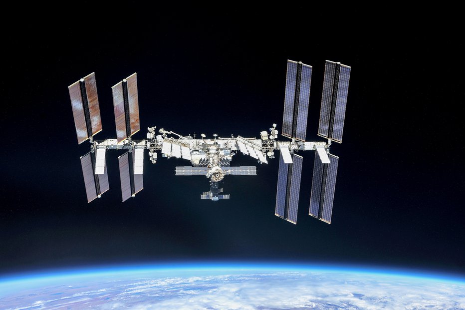 Fotografija: Njihov prvi cilj bo Mednarodna vesoljska postaja. FOTO: Reuters
