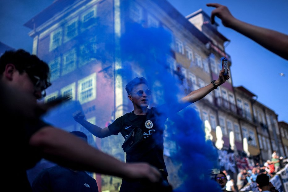 Fotografija: Navijači se ogrevajo za tekmo leta. FOTO: Patricia De Melo/AFP