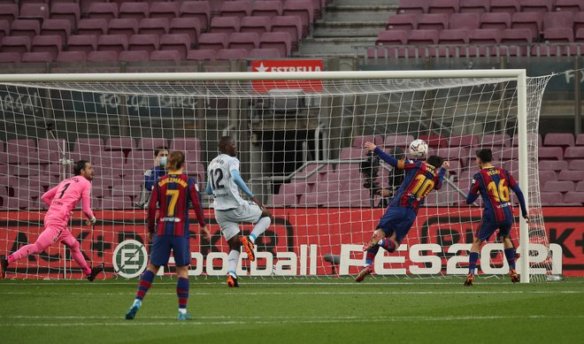 Lionel Messi je za Barcelono dosegel že neverjetnih 643 golov. FOTO: Albert Gea/Reuters