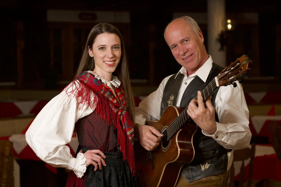 Fotografija: Gregor in Monika bosta na koncertu Melodija za tebe z odličnimi sodelavci predstavila skrbno izbrane melodije iz Gregorjevega bogatega repertoarja.
