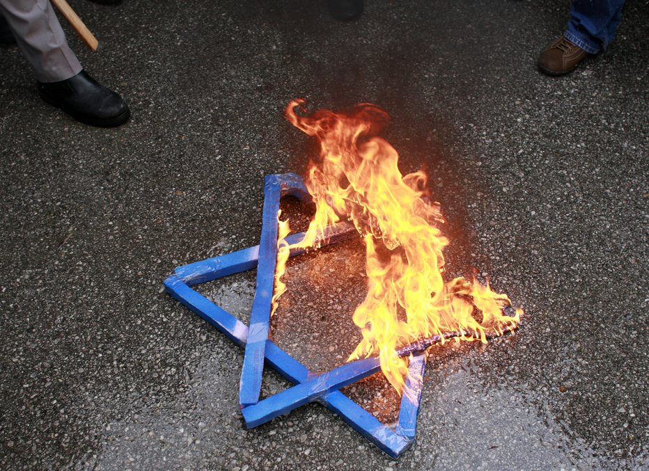 Fotografija: Danes se svet spominja orgaziranega nacističnega poboja Judov. FOTO: Umit Bektas/Reuters