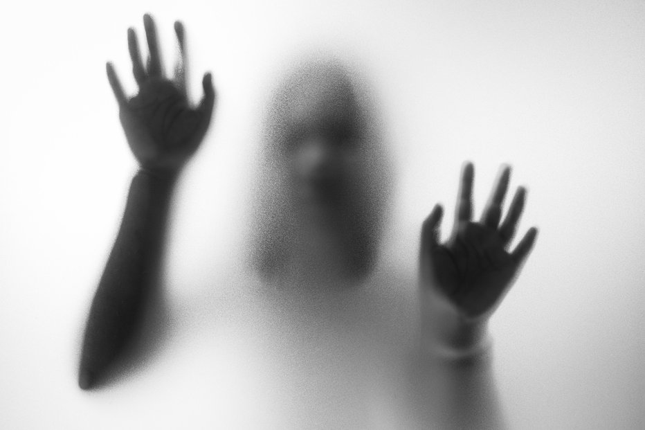 Fotografija: Največkrat ljudi nadlegujejo človeški duhovi s težkim značajem, ne pa demoni. FOTO: Bubbers/Getty Images
