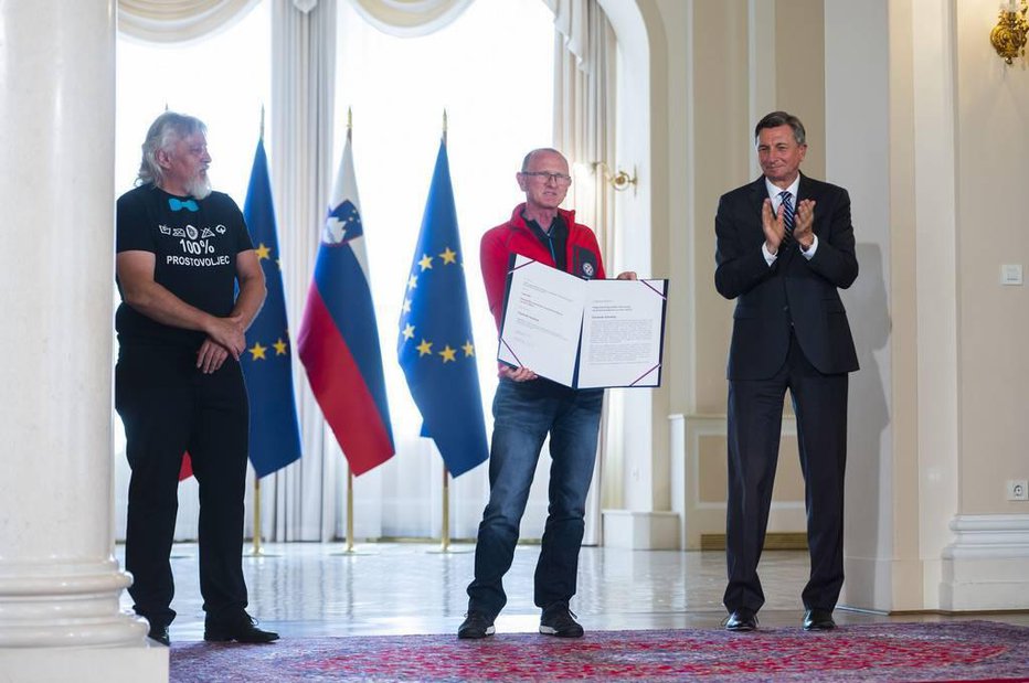 Fotografija: Predsednik države Borut Pahor mu je podelil nagrado za naj prostovoljca. FOTO: Urad predsednika RS
