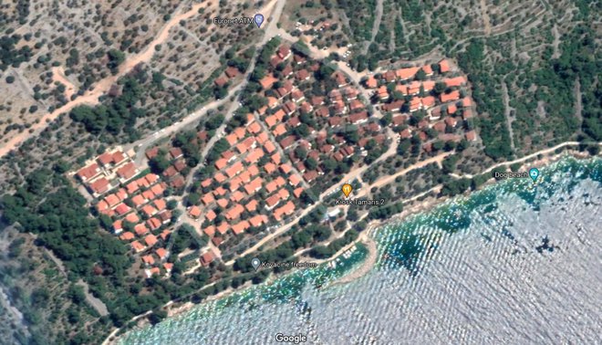 Hiške, ki so bile v lasti Primorja, so bile prodane za 7,7 milijona evrov. FOTO: Google

