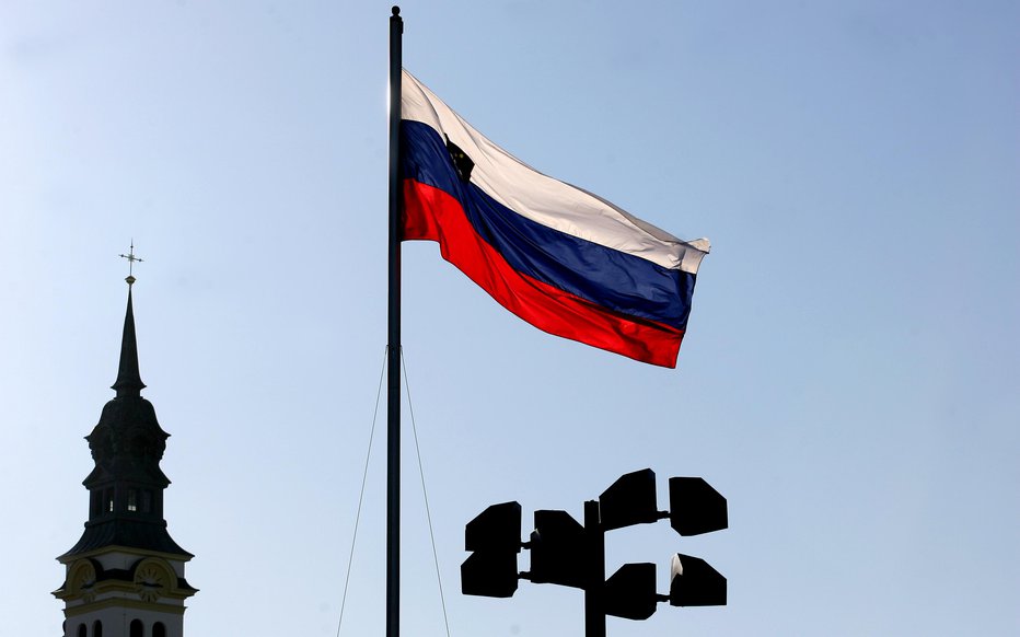Fotografija: Slovenska zastava je podobna ruski ...  FOTO: Roman Šipić
