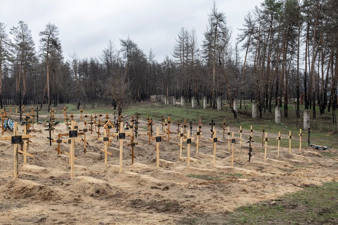 Novo pokopališče v Severnem Donetsku v Luganski regiji. FOTO:  Marko Djurica/Reuters
