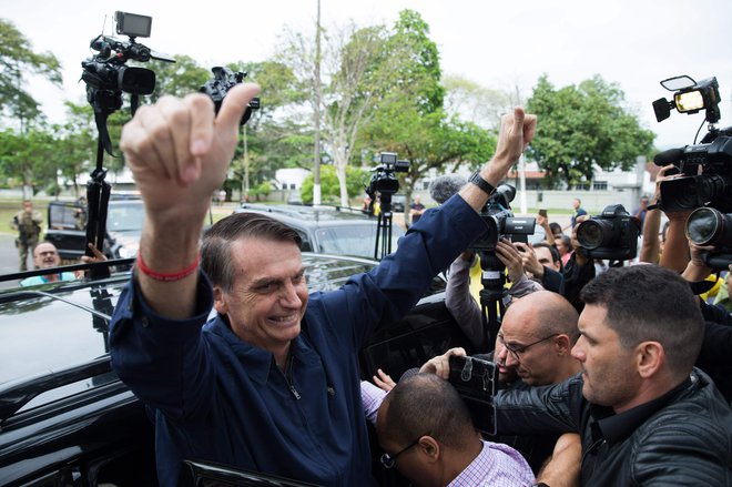 Bo Jair Bolsonaro po drugem krogu volitev 28. oktobra postal novi brazilski predsednik? FOTO: AFP