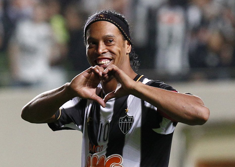 Fotografija: Ronaldinho je nogometno kariero končal v rodni Braziliji. FOTO: AP