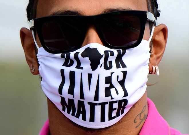 Lewis Hamilton se zavzema za pravice temnopoltih. FOTO:  Jennifer Lorenzini/Reuters