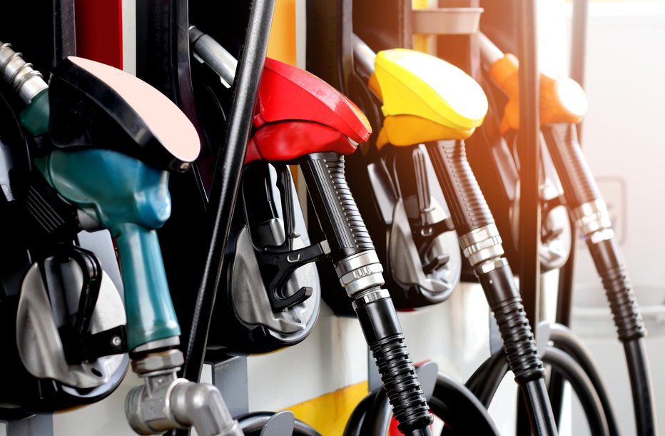 Fotografija: Cene goriv so se spremenile. FOTO: Chutarat Sae-khow, Getty Images/istockphoto
