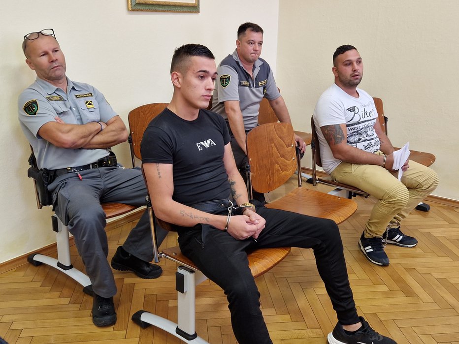Fotografija: 19-letni Manuel Kovačič, oče dveh malčkov, je s tožilstvom podpisal sporazum o priznanju krivde. FOTO: Tanja Jakše Gazvoda
