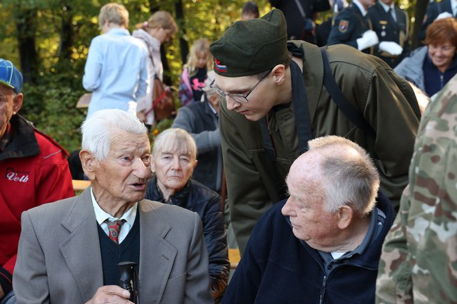Slovesnosti se je udeležil tudi 103-letni partizan Stanko Kušljan iz Šentjerneja.
