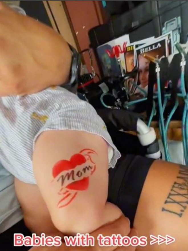 Sinček je dobil tetovažo 'mama'. FOTO: Tiktok, zaslonski posnetek
