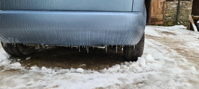Led na avtu. FOTO: T. B.
