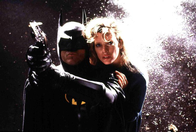 Ob Michaelu Keatonu je igrala v Batmanu.
