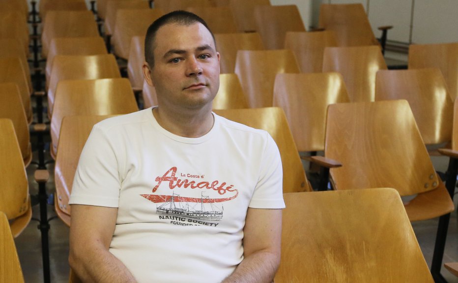 Fotografija: Kristjan Kamenik je večkrat že zavrnil krivdo za štirikratni umor v Tekačevem pred dobrimi 25 leti. FOTO: Igor Zaplatil, Delo 
