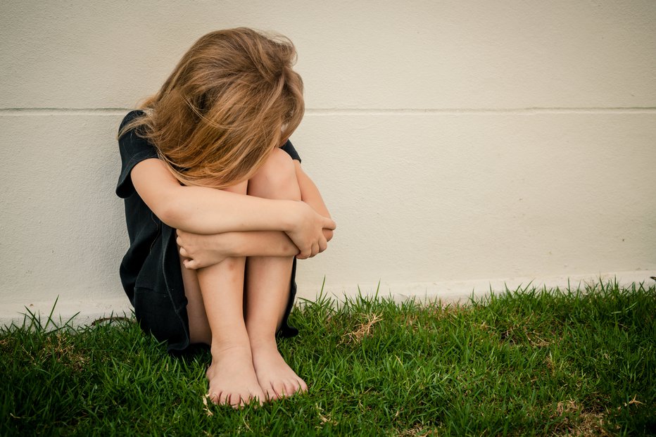 Fotografija: Z uporabo sile je deklico prisilil v spolna dejanja (fotografija je simbolična). FOTO: Shutterstock
