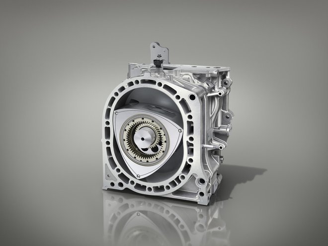 Mazda na svoj način vrača rotacijski motor, ki ga imajo za neke vrste dediščino. FOTO: Mazda
