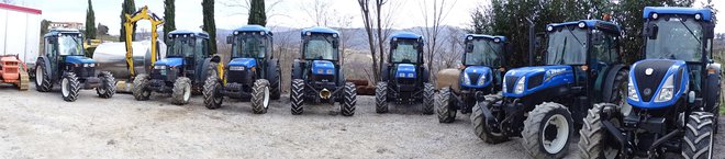 New Holland je že desetletja najbolj prodajana blagovna znamka traktorjev v Sloveniji, kar dokazuje tudi nabor traktorjev na vinogradniški kmetiji Simčič Karol & Igor & Marjan. FOTOgrafije: Tomaž Poje
