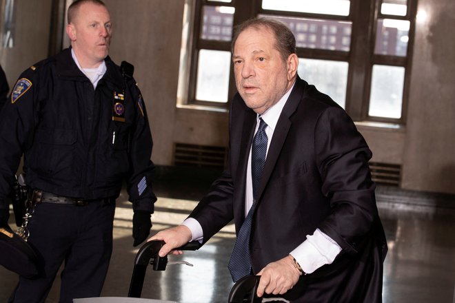 Harvey Weinstein na newyorškem kazenskem sodišču. FOTO: Lucas Jackson Reuters
