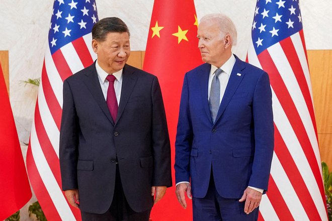 Kitajski predsednik Xi Jinping in njegov ameriški kolega Joe Biden si imata zagotovo veliko povedati, tudi o tehnološki vojni med državama. FOTO: Kevin Lamarque/Reuters
