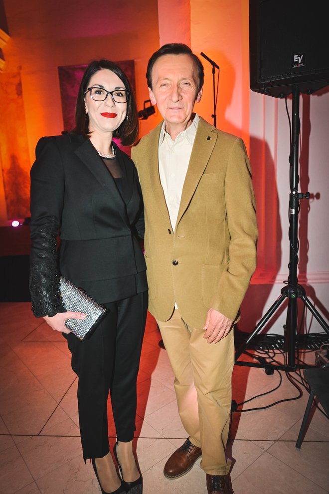 Lanski prejemnik Glazerjeve nagrade Vili Ravnjak je pokramljal z ministrico za digitalno preobrazbo dr. Emilijo Stojmenovo Duh.