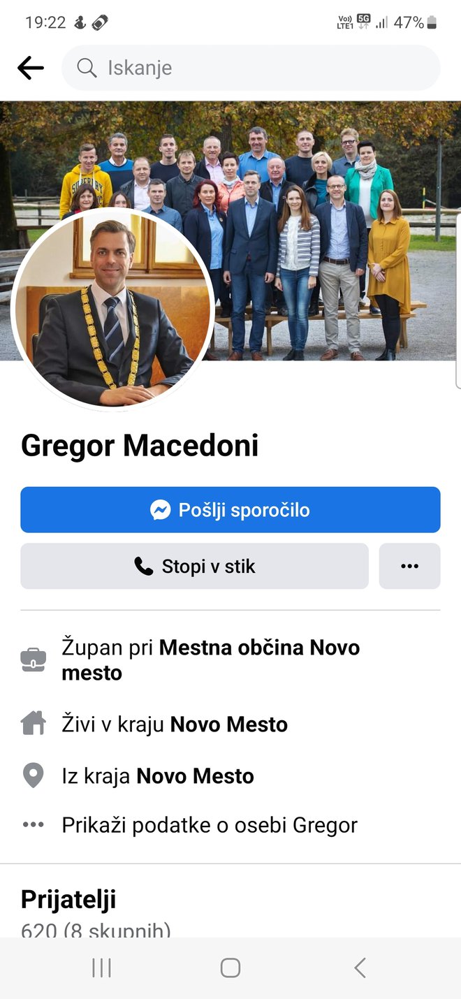 Facebookov profil na fotografiji je lažen. Če ste Macedonijev prijatelj, ga brez slabe vesti odstranite kot prijatelja ali pa se ne odzivajte na njegova sporočila.