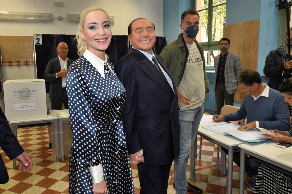 Fotografija: Silvio Berlusconi in Marta Fascina. FOTO: Flavio Lo Scalzo Reuters
