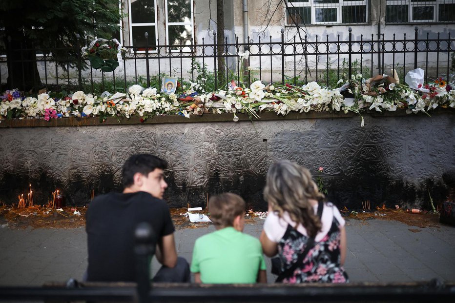 Fotografija: V tragediji je umrlo devet šolarjev in varnostnik. FOTO: Armin Durgut/Pixsell