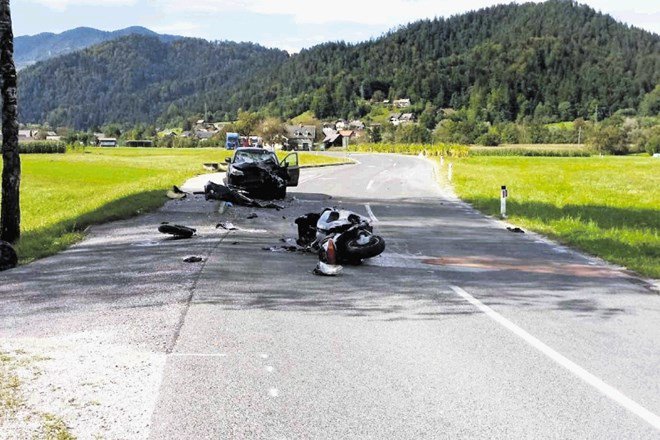 Na kraju sobotne nesreče sta 2. septembra 2020 umrla nemška motorista. FOTO: PU Kranj