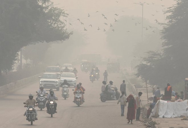 New Delhi se duši v strupenem smogu. FOTO: Anushree Fadnavis/Reuters