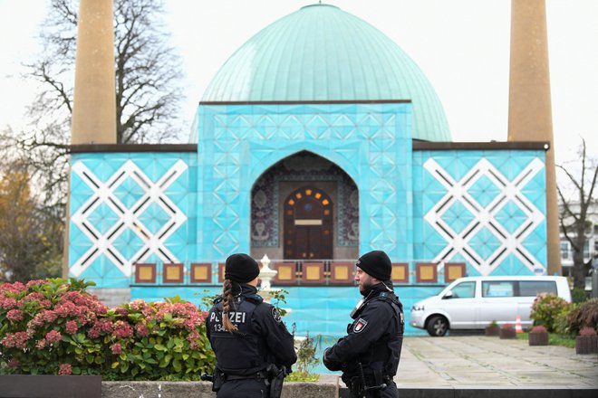 Preiskava hamburškega islamskega centra.  FOTO: Fabian Bimmer Reuters