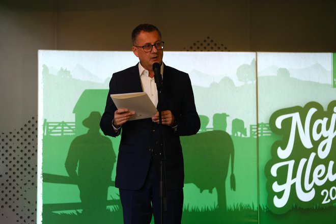 Nagrade je podelil Tomaž Žnidarič, direktor Ljubljanskih mlekarn.
FOTO: Špela Ankele