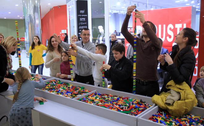 Je ljubitelj lego kock? Sta morda skupaj obiskala Festival Lego kock? FOTO: Blaž Samec/Delo 