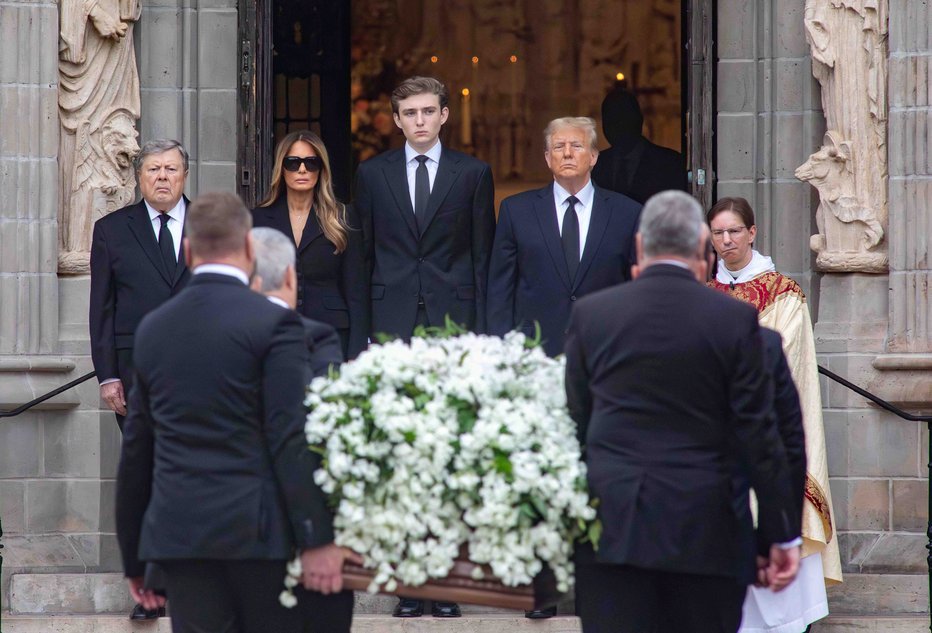 Fotografija: Viktor Knavs, Melania Trump, Barron Trump in Donald Trump  FOTO: Damon Higgins/usa Today Network Via Reuter