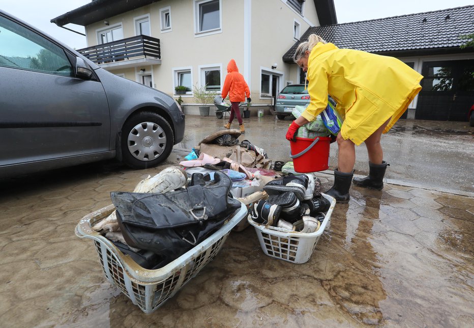 Fotografija: Večji del občine Komenda so prizadele poplave, zato je strah nekaterih pričakovan. FOTO: Dejan Javornik
