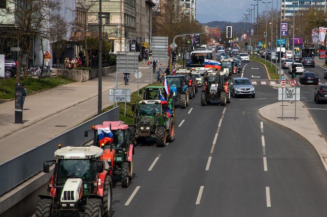 Kmetje za 19. marec v Ljubljani napovedujejo protest: pričakujejo 2000 traktorjev. FOTO: Voranc Vogel, Delo