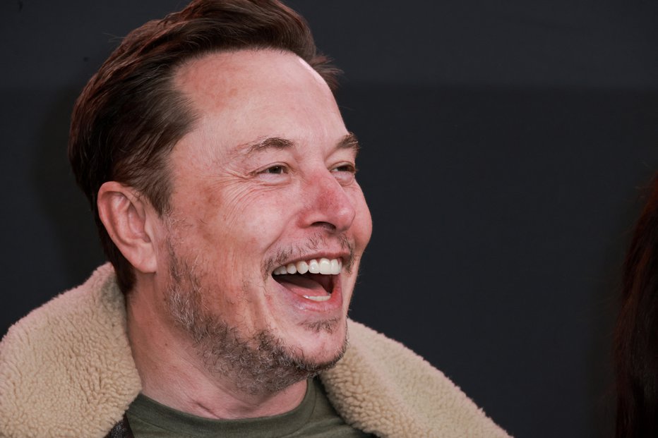 Fotografija: Elon Musk, eden od najbogatejših ljudi na svetu, bi zdaj rad razvijal tudi umetno inteligenco. FOTO: Aude Guerrucci/Reuters