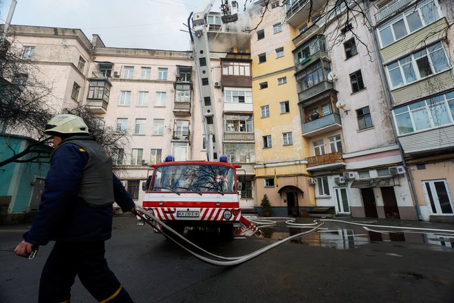 Po ruskem napadu na Kijev. FOTO: Alina Smutko Reuters
