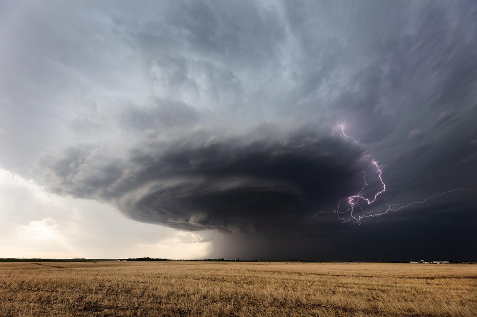 Fotografija: Čas neviht se je letos šele dobro začel. FOTO: Mdesigner125 Getty Images