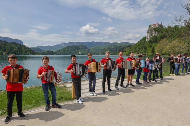 Ob svetovnem dnevu harmonike tradicionalno tekmovanje na Bledu. FOTO: Miro Zalokar, Arhiv Turizem Bled.
