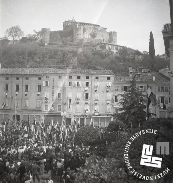 Manifestacije ob osvoboditvi Gorice 5. maja 1945 FOTO: Edi ŠELHAUS/Muzej novejše in sodobne zgodovine Slovenije
