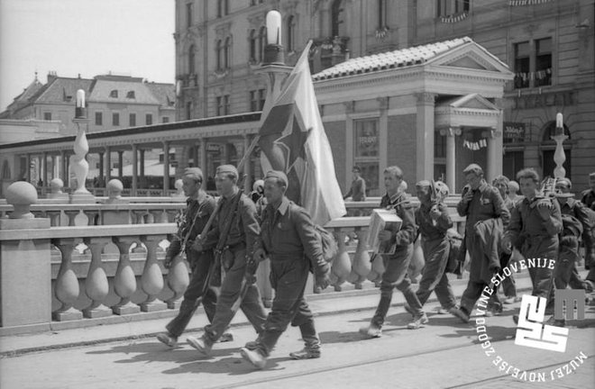 Prihod partizanov v Ljubljano čez Tromostovje 9. maja 1945 FOTO: Klaus Vladimir Klis/Muzej novejše in sodobne zgodovine Slovenije